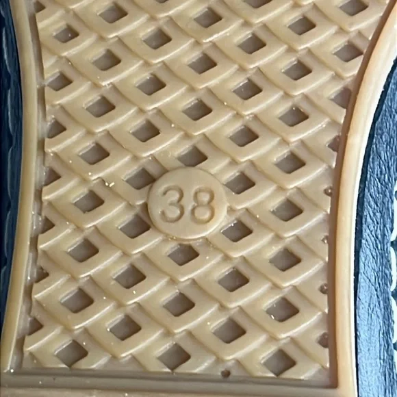 Spring Step Shoes Women's Size 7.5 Black Airy Roxela T-Strap Embroidery Sandals - Picture 12 of 12